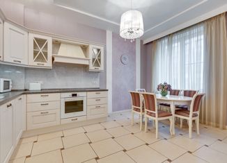 Сдам 3-ком. квартиру, 103 м2, Санкт-Петербург, Парадная улица, 3к2, Парадная улица