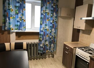 Сдаю однокомнатную квартиру, 36 м2, Североморск, улица Душенова, 15