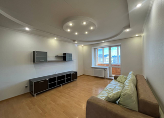 Продам 2-ком. квартиру, 61.2 м2, Советский, улица Ленина, 19