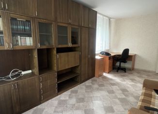 Продам 2-ком. квартиру, 44 м2, Псковская область, улица Киселёва, 17