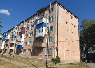 Продается 3-комнатная квартира, 71 м2, Лабинск, улица Турчанинова, 192
