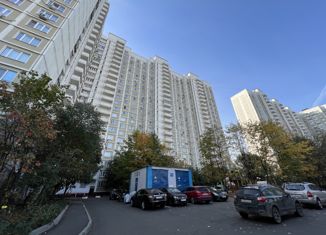 Продается трехкомнатная квартира, 75 м2, Москва, Осенняя улица, 14, метро Крылатское