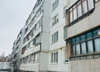 Продажа 1-комнатной квартиры, 32.7 м2, Псковская область, улица Алтаева, 1
