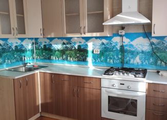 Продаю однокомнатную квартиру, 32.7 м2, поселок городского типа Кугеси, Советская улица, 80