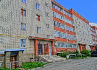 Продажа 4-комнатной квартиры, 76.2 м2, Красноуфимск, Озёрная улица, 55