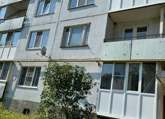 Продажа трехкомнатной квартиры, 68 м2, Псковская область, деревня Соловьи, 3