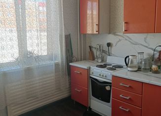 Продается 3-комнатная квартира, 63 м2, Барнаул, улица Антона Петрова, 239