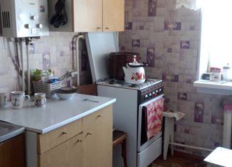 Продаю 2-ком. квартиру, 47 м2, поселок городского типа Ракитное, Пролетарская улица, 9