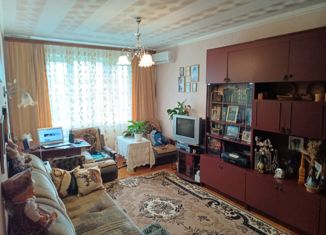 Продажа 2-комнатной квартиры, 59 м2, Невинномысск, Степная улица, 10А