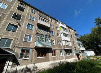 Продается двухкомнатная квартира, 45 м2, Топки, микрорайон Красная Горка, 8