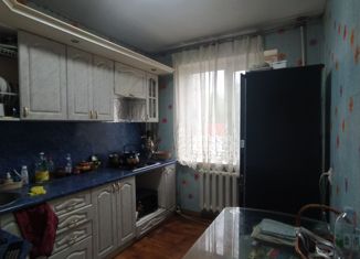 Продаю 3-ком. квартиру, 63 м2, Серпухов, Весенняя улица, 102