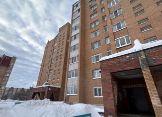 Продаю трехкомнатную квартиру, 63.2 м2, Глазов, улица Калинина, 8Б