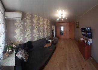 Продаю однокомнатную квартиру, 30 м2, Волжский, улица Кирова, 25