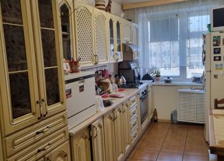 Продам четырехкомнатную квартиру, 70.8 м2, Якутск, улица Каландаришвили, 38/5, Октябрьский округ