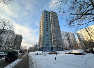Продается 3-комнатная квартира, 72 м2, Москва, Октябрьская улица, 103к1, Октябрьская улица