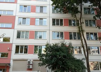 Продаю 3-комнатную квартиру, 59 м2, Санкт-Петербург, улица Белы Куна, 8, метро Международная
