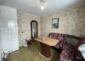 Продается трехкомнатная квартира, 58.2 м2, поселок городского типа Новый Городок, Комсомольская улица, 10