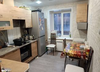 Продается 3-комнатная квартира, 68 м2, рабочий поселок Чунский, Парковая улица, 5