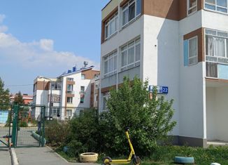 Продается трехкомнатная квартира, 69 м2, посёлок Мичуринский, Карасьевская улица, 22