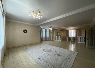 4-комнатная квартира в аренду, 215 м2, Москва, улица Островитянова, 11к1, ЮЗАО