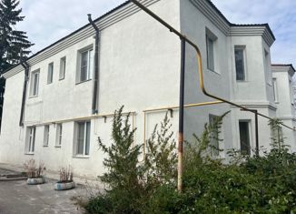 Продаю 2-комнатную квартиру, 42.7 м2, Калачинск, улица Калнина, 25