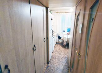 Продажа трехкомнатной квартиры, 64.4 м2, Москва, Беловежская улица, 21, станция Немчиновка