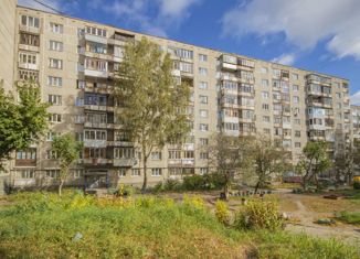 Продажа 3-ком. квартиры, 57 м2, Свердловская область, Ангарская улица, 52