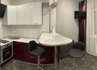 Сдаю в аренду 1-комнатную квартиру, 40 м2, Тольятти, ЖК Питер, Приморский бульвар, 61