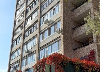 Продажа 4-ком. квартиры, 76 м2, Тольятти, улица Лизы Чайкиной, 69, Комсомольский район