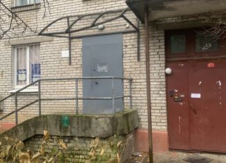 Продам 1-комнатную квартиру, 31.7 м2, Ломоносов, Красноармейская улица, 37