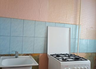 Двухкомнатная квартира на продажу, 47 м2, Соликамск, улица Металлургов, 53