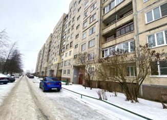 Продается 1-комнатная квартира, 32 м2, Шлиссельбург, улица Малоневский Канал, 18