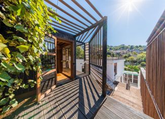 Продам дом, 180 м2, Сочи, микрорайон Макаренко, улица Макаренко