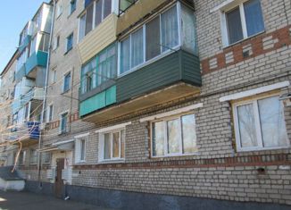 Сдается двухкомнатная квартира, 40 м2, Белогорск, улица 50 лет Комсомола, 16