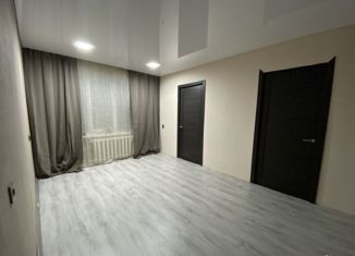 Продается 4-ком. квартира, 60.8 м2, Волхов, улица Кирова, 26