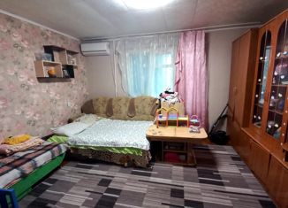 Продается двухкомнатная квартира, 52 м2, поселок городского типа Афипский, улица 50 лет Октября, 32