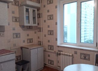 Продам трехкомнатную квартиру, 79 м2, Курск, проспект Вячеслава Клыкова, 2