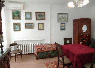 Двухкомнатная квартира на продажу, 65.8 м2, Оренбургская область, улица Кирова, 46