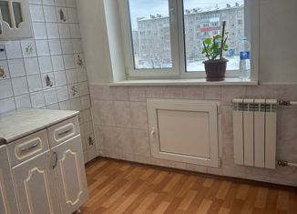 Двухкомнатная квартира на продажу, 44 м2, Кемеровская область, проспект Дружбы, 61