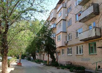 Продается двухкомнатная квартира, 42.2 м2, Астрахань, улица Тренева, 25