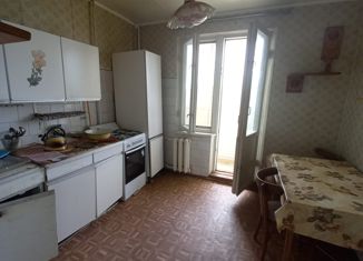 Продам 2-ком. квартиру, 52.4 м2, Невинномысск, улица Апанасенко, 88