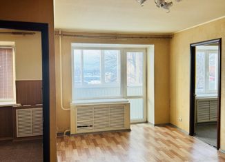 Продам 2-комнатную квартиру, 44 м2, Бирск, Интернациональная улица, 114