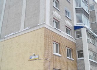 Продаю 1-комнатную квартиру, 42 м2, Киров, Луганская улица, 64к1