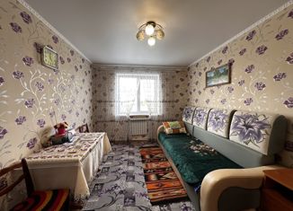 Продается двухкомнатная квартира, 48 м2, село Киргиз-Мияки, Школьный переулок, 4