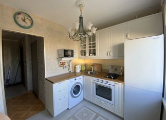 Трехкомнатная квартира на продажу, 57.6 м2, Москва, улица Свободы, 73к1, метро Планерная