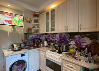 Продаю комнату, 78 м2, Красноярск, улица Воронова, 37, Советский район