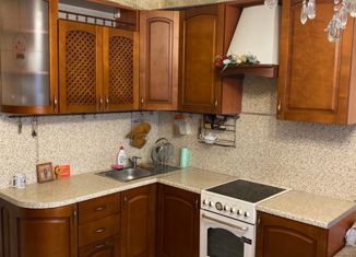 Продам трехкомнатную квартиру, 80 м2, Москва, Рождественская улица, 33, метро Некрасовка