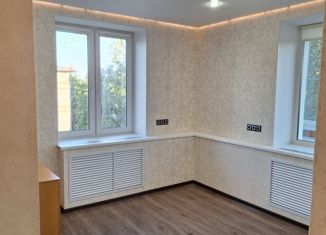 Продажа 1-комнатной квартиры, 32 м2, Гатчина, улица Хохлова, 17