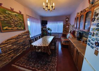 Продается дом, 303.3 м2, посёлок городского типа Чишмы, Солнечная улица, 1-й квартал