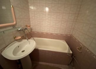 Аренда 2-ком. квартиры, 57 м2, Курск, проезд Сергеева, 8